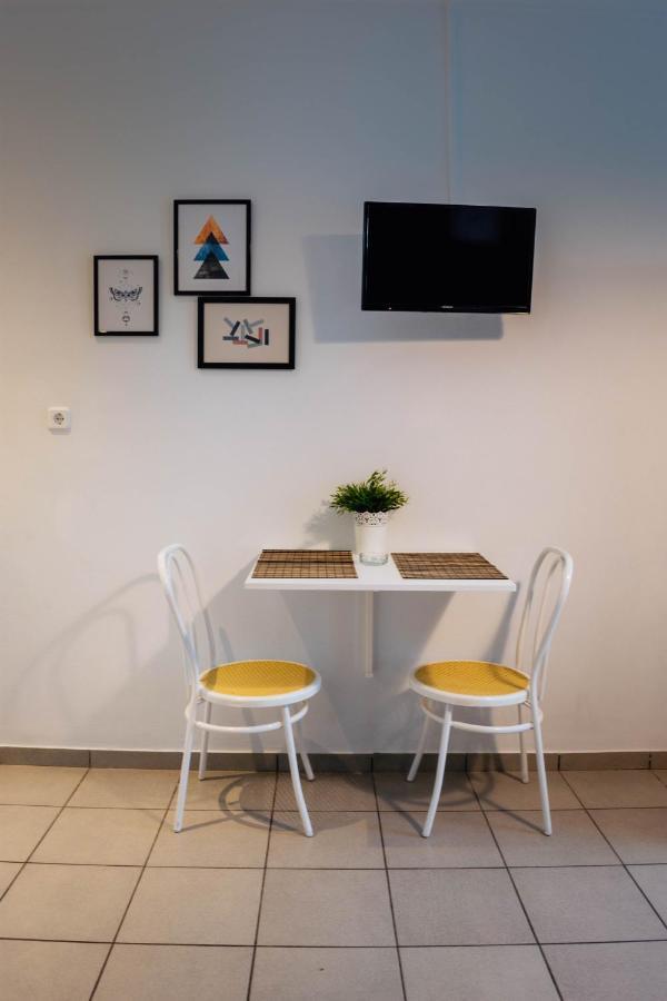 Kiki'S Apartments Néos Pírgos エクステリア 写真