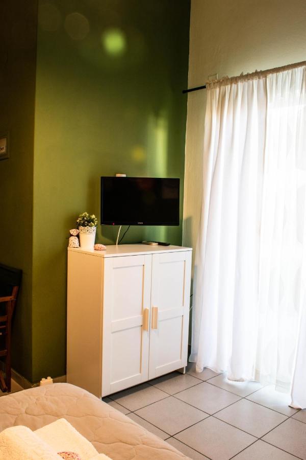 Kiki'S Apartments Néos Pírgos エクステリア 写真